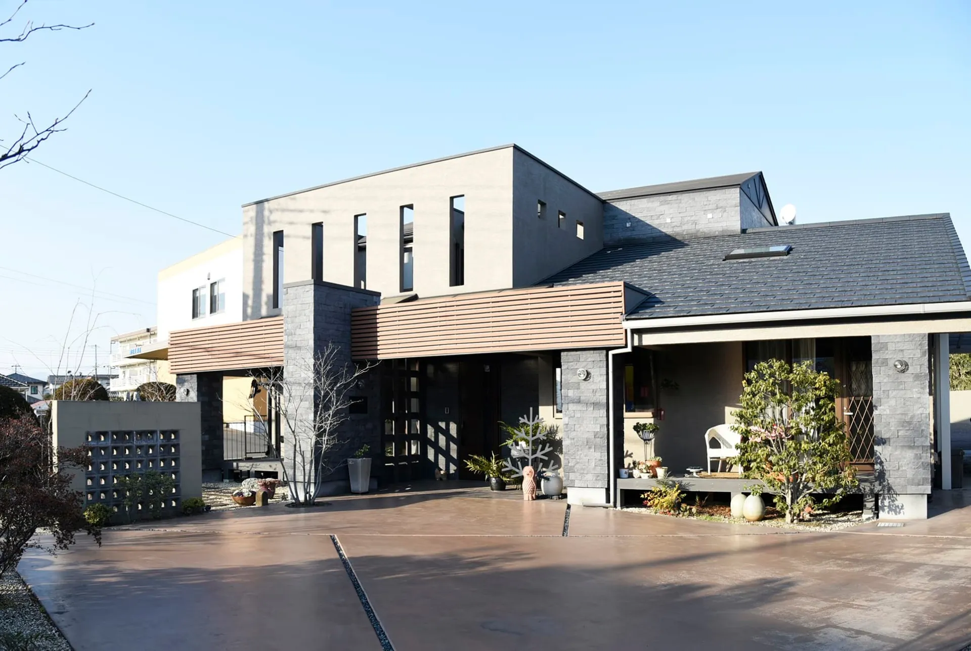 舞踊稽古場がある和風と洋風がセンスよく溶け合う重厚感のある家